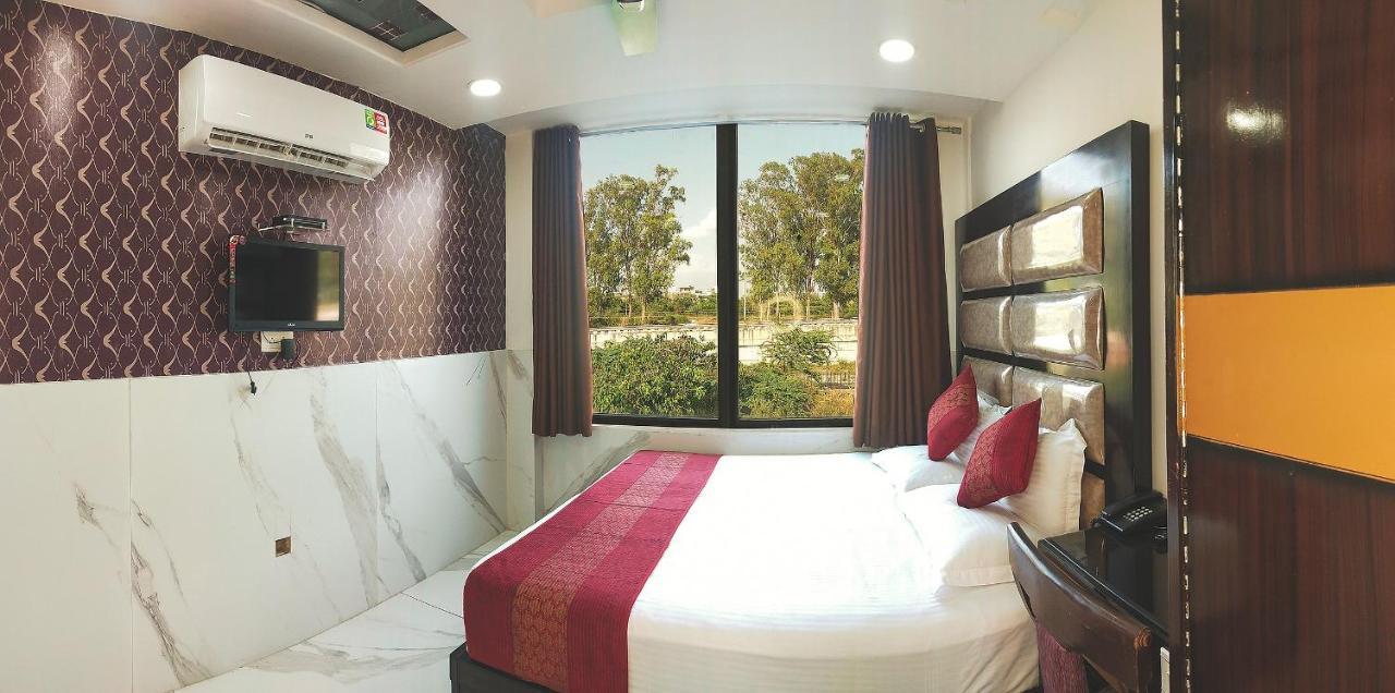 Hotel Sahil Palace Rupnagar  외부 사진
