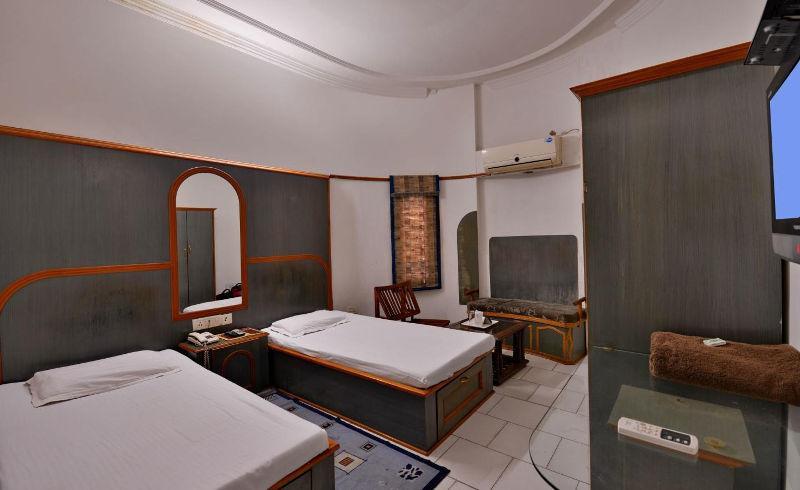 Hotel Sahil Palace Rupnagar  외부 사진