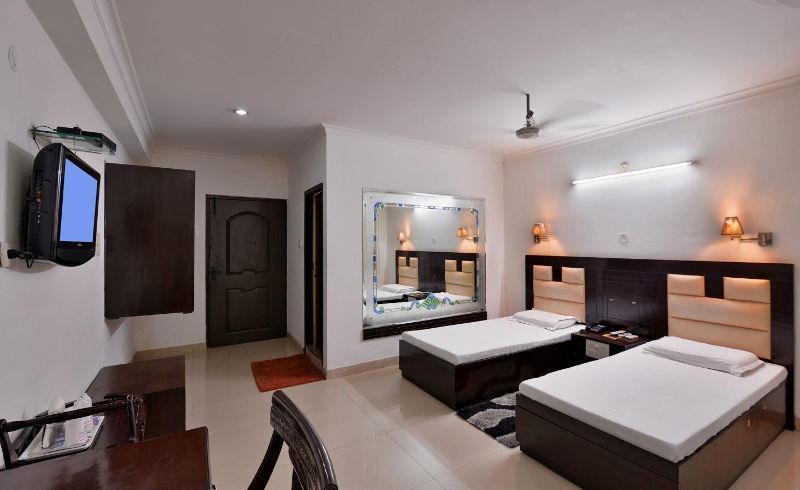Hotel Sahil Palace Rupnagar  외부 사진