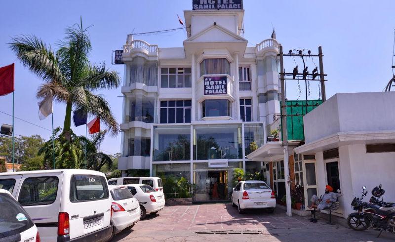 Hotel Sahil Palace Rupnagar  외부 사진